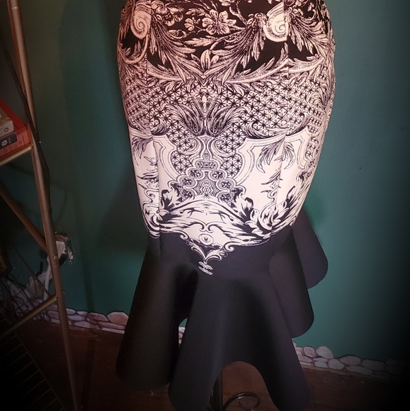 🔥Sale🔥Monaco Flora Dress - Picture 2 of 5